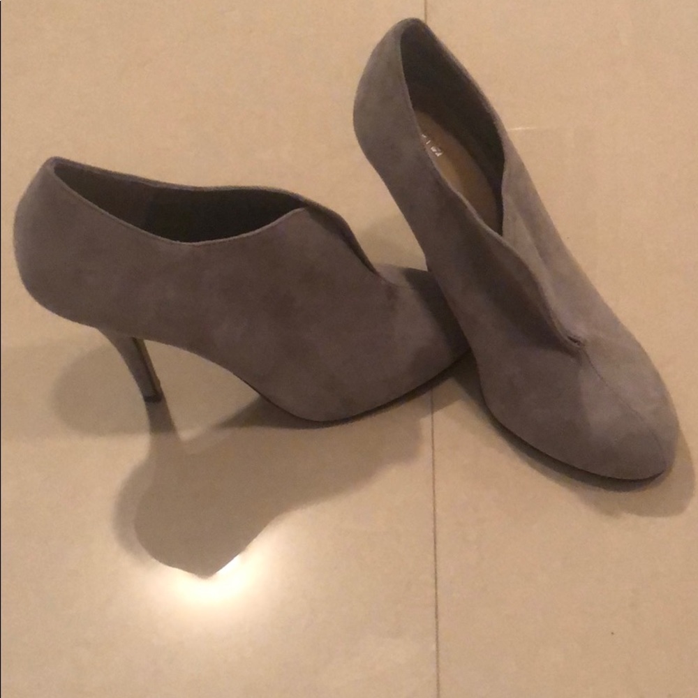Gray Boots - Picture 4 of 6